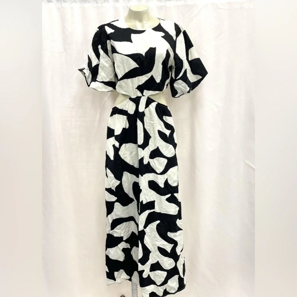 NWT Abercrombie and Fitch Short-Sleeve Cutout Maxi Dress Sz M